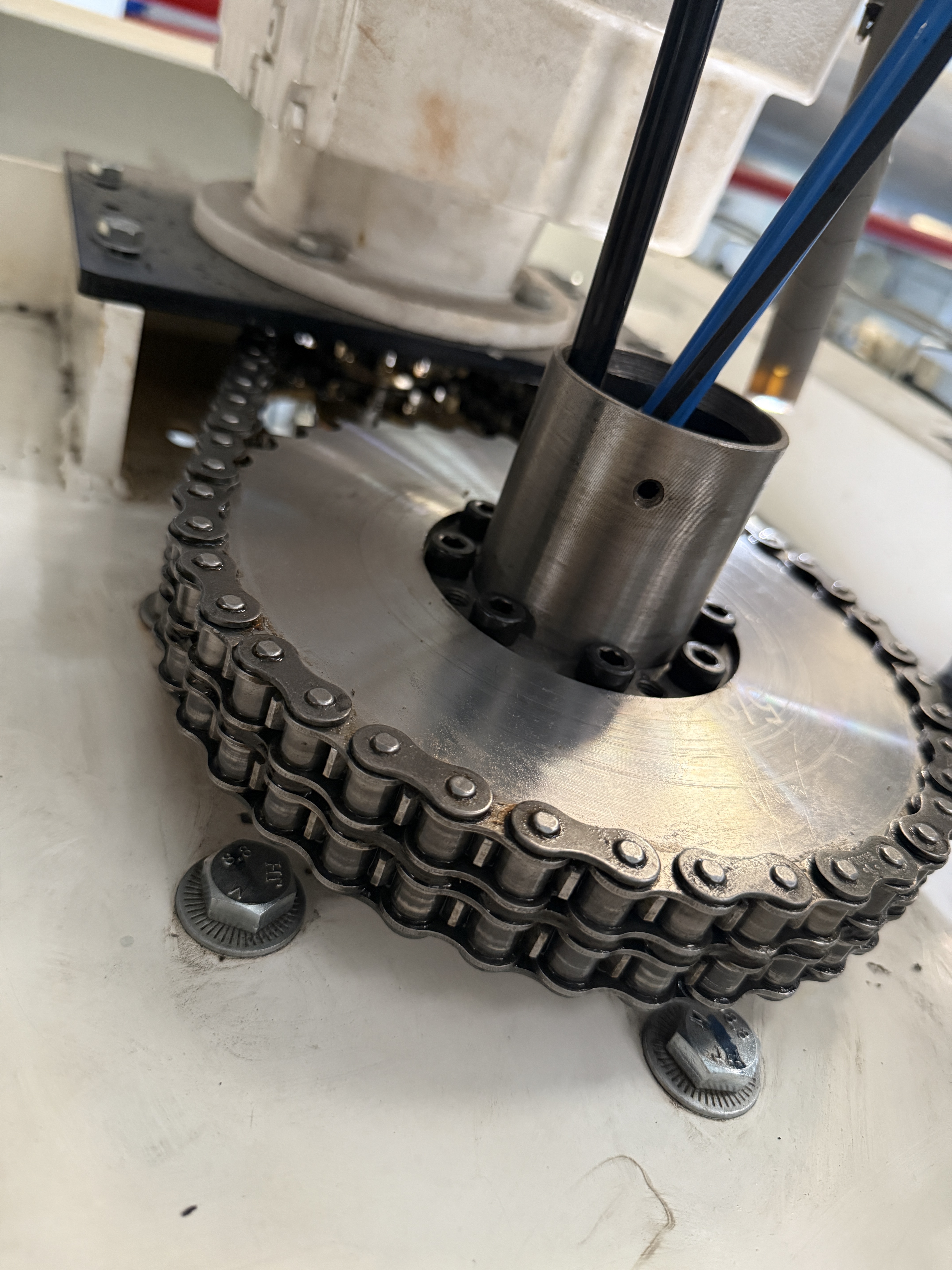 Entretien de pinces d'orientation de sacs. Secteur industrie agroalimentaire. Intervention E2MI